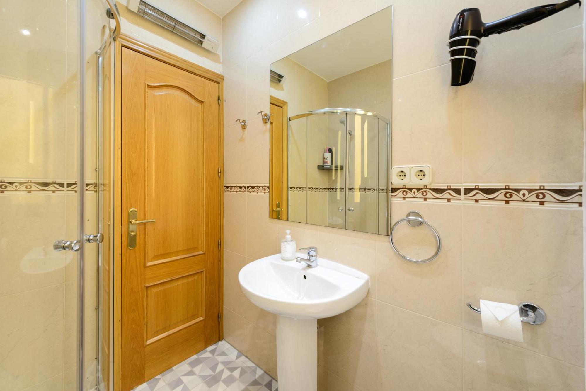 Amplio Piso En Madrid Centro Con Vistas Al Templo De Debod Apartment Ngoại thất bức ảnh
