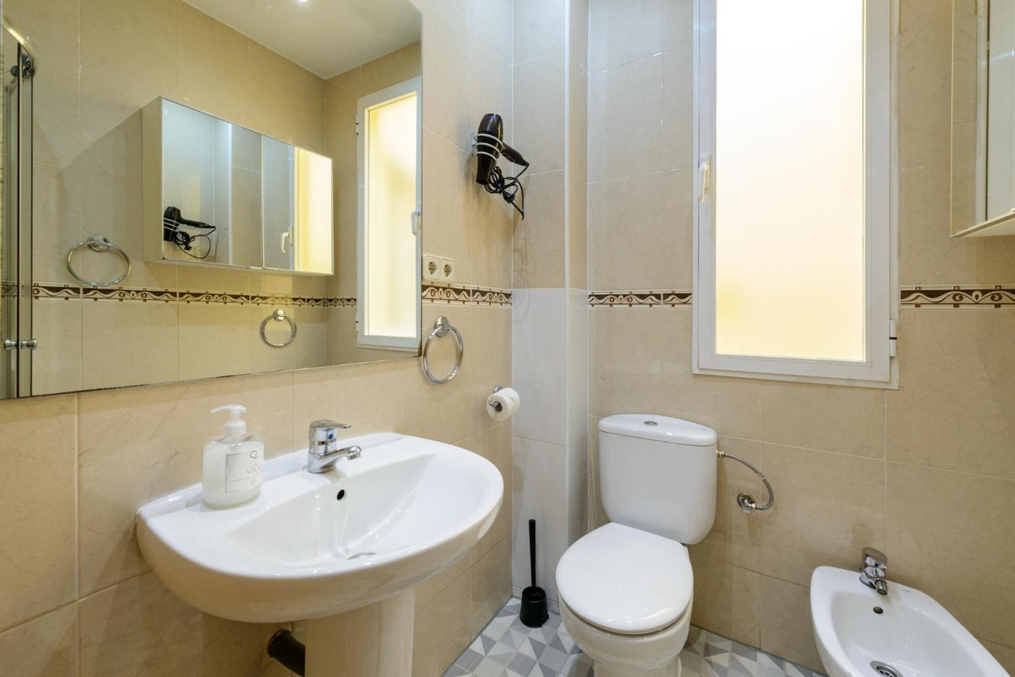 Amplio Piso En Madrid Centro Con Vistas Al Templo De Debod Apartment Ngoại thất bức ảnh